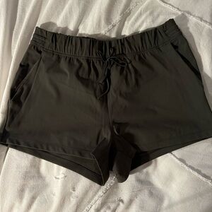 Aritzia The Constant Helena Short